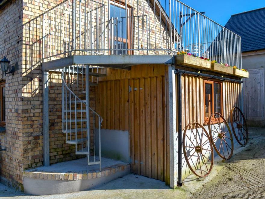 Lane End Loft - UK10657