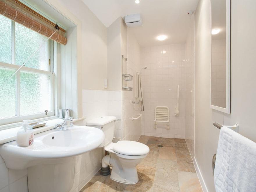 Orchard Cottage at Braidwood Castle - UK10671