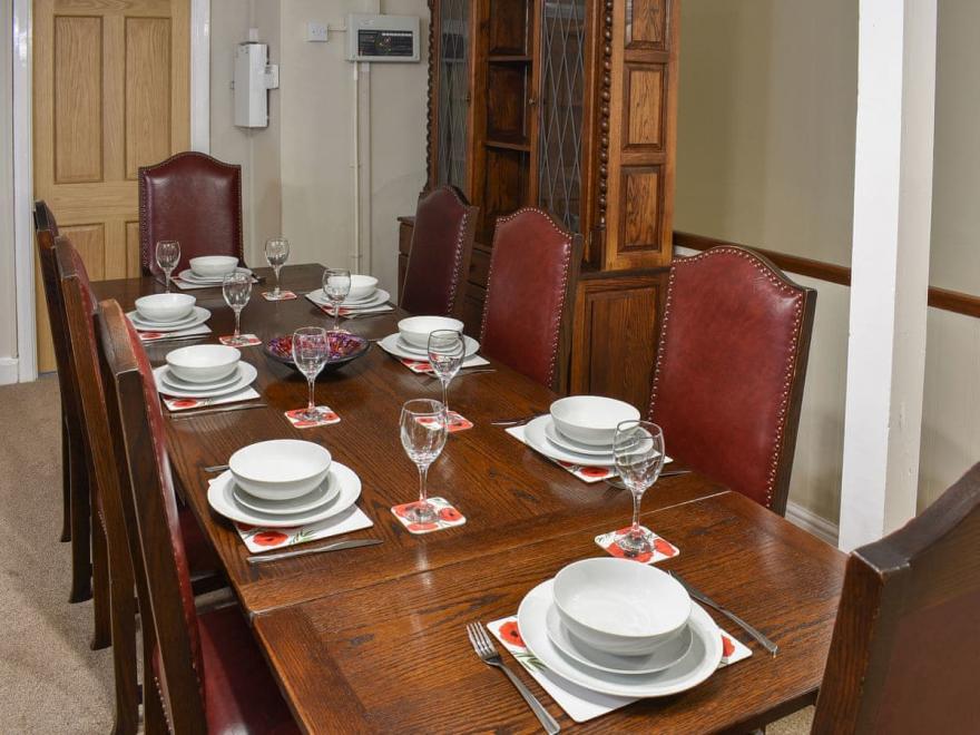 Forrest's Yard Apartment - 1 - UK10705