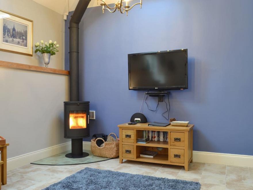 Applegate Cottage - UK10719