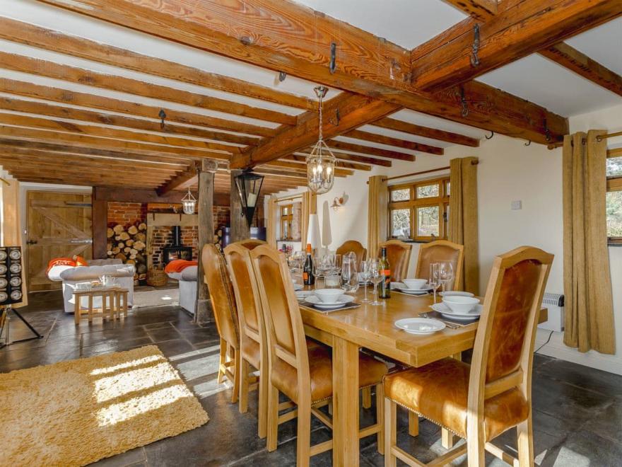 Bumble Bee Cottage - UK10800