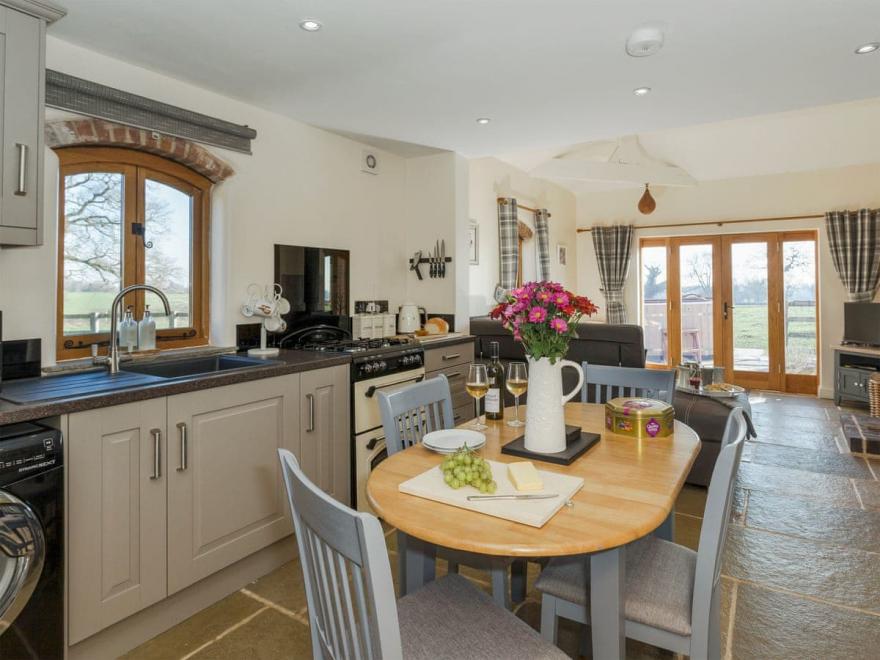 Butterpot  Cottage - UK10801