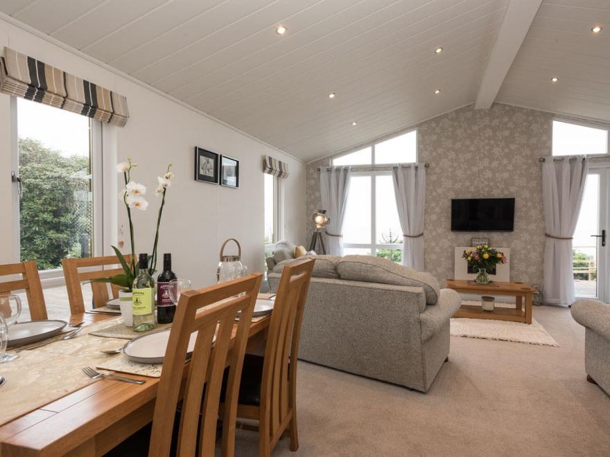 Ocean Retreat  Lodge