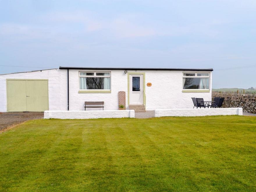 Mid Bishopton Cottage - UK10910