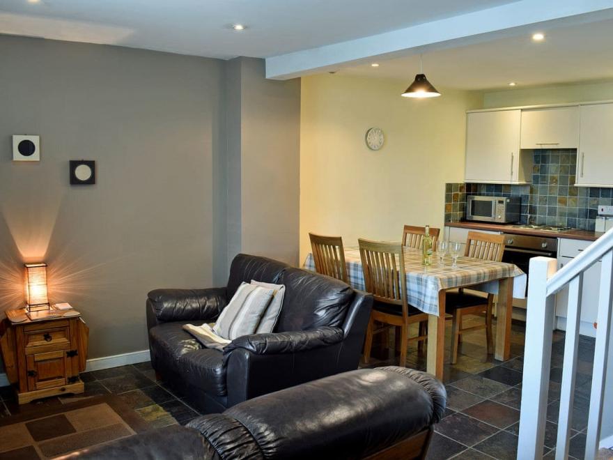 Bell Island Cottage - UK2591