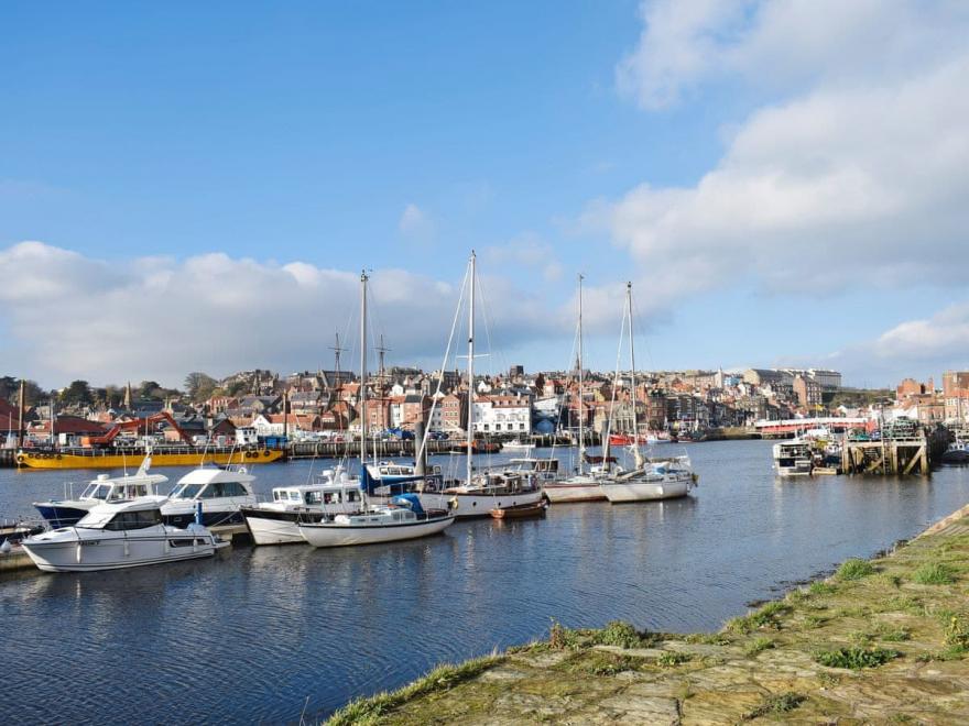 Bell Island Cottage - UK2591