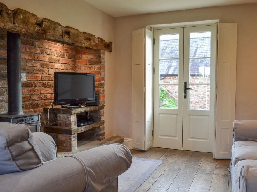 Darling Cottage - UK2602