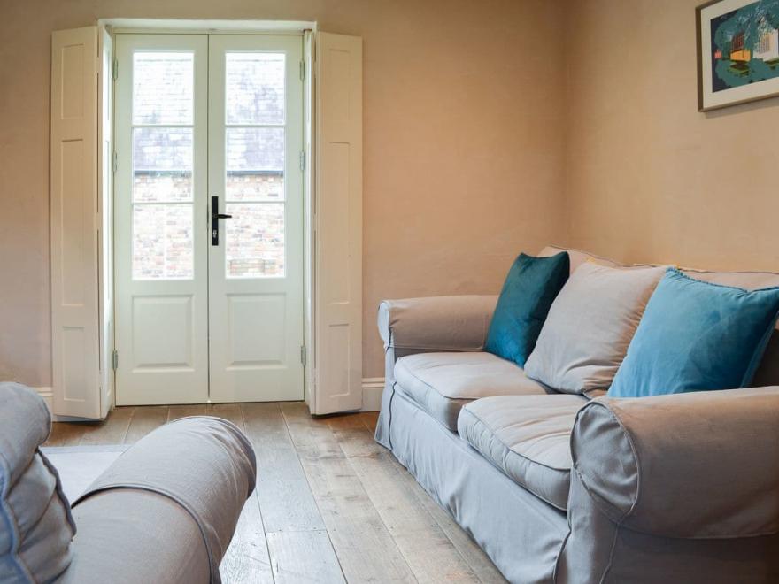 Darling Cottage - UK2602