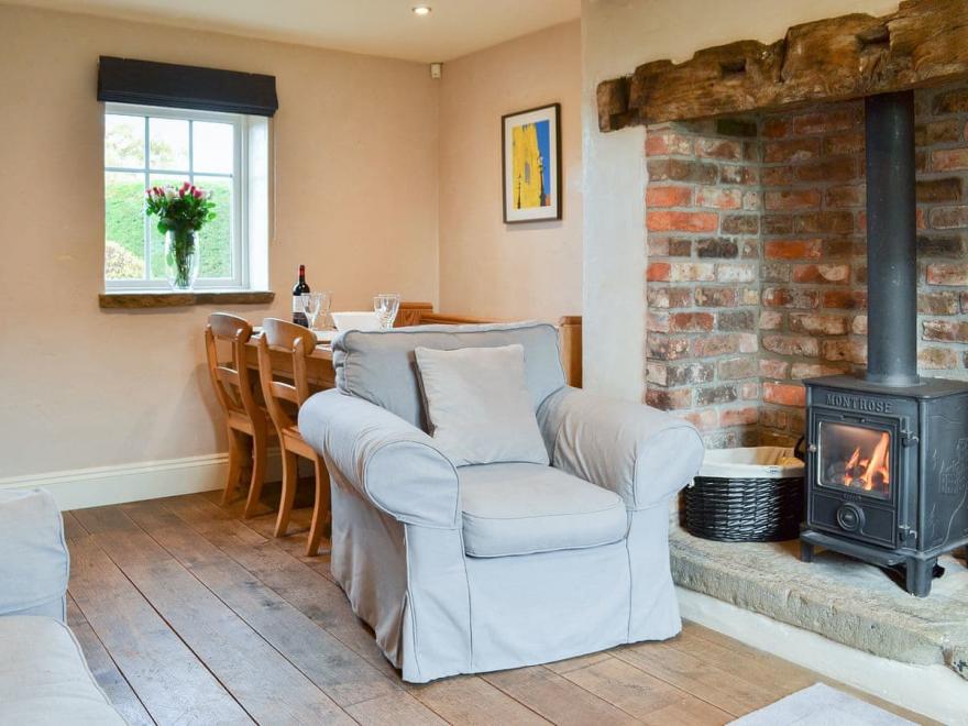 Darling Cottage - UK2602