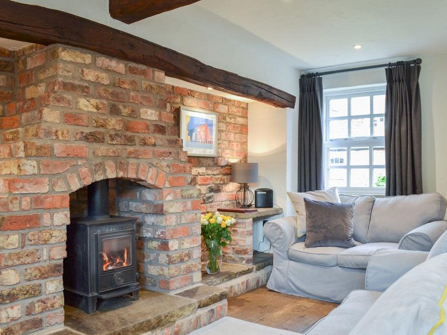 Ferry Cottage - UK2603