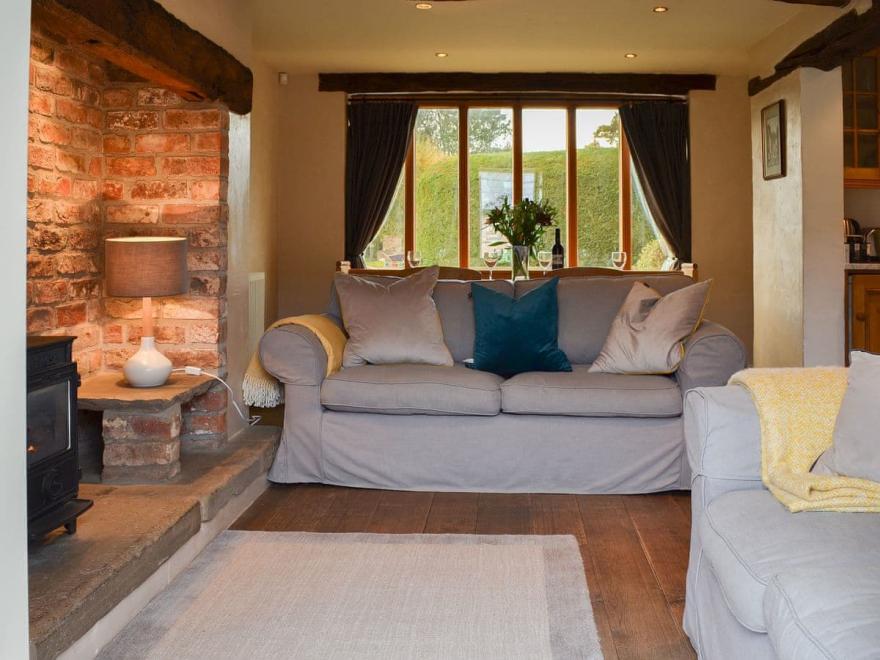 Cowper Cottage - UK2604