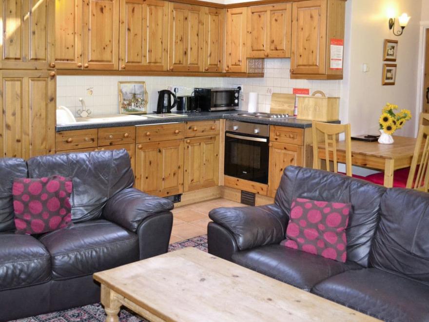 Jasmine Cottage - UK2617