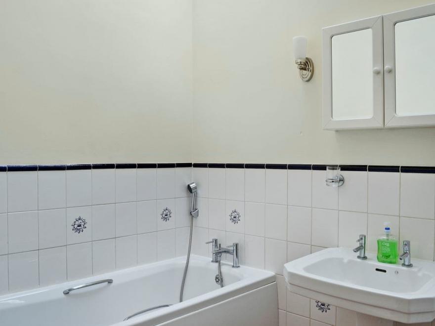 Primrose Cottage - UK2623