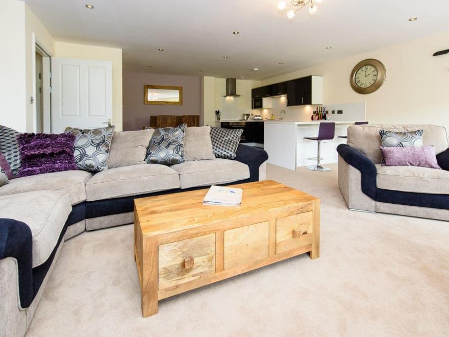 North Bay Sands Apartment 3 - UK2631