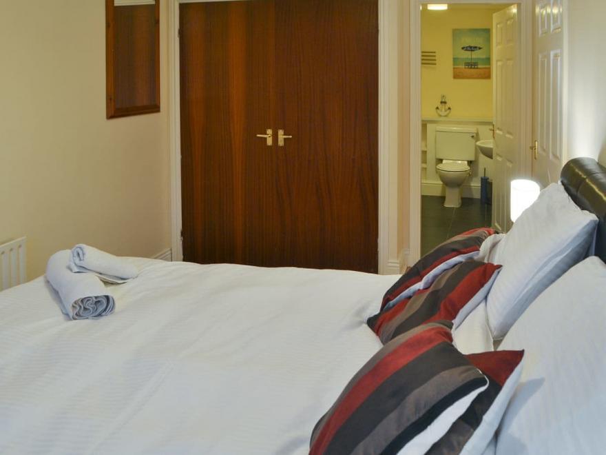 Dove Cottage - UK3284