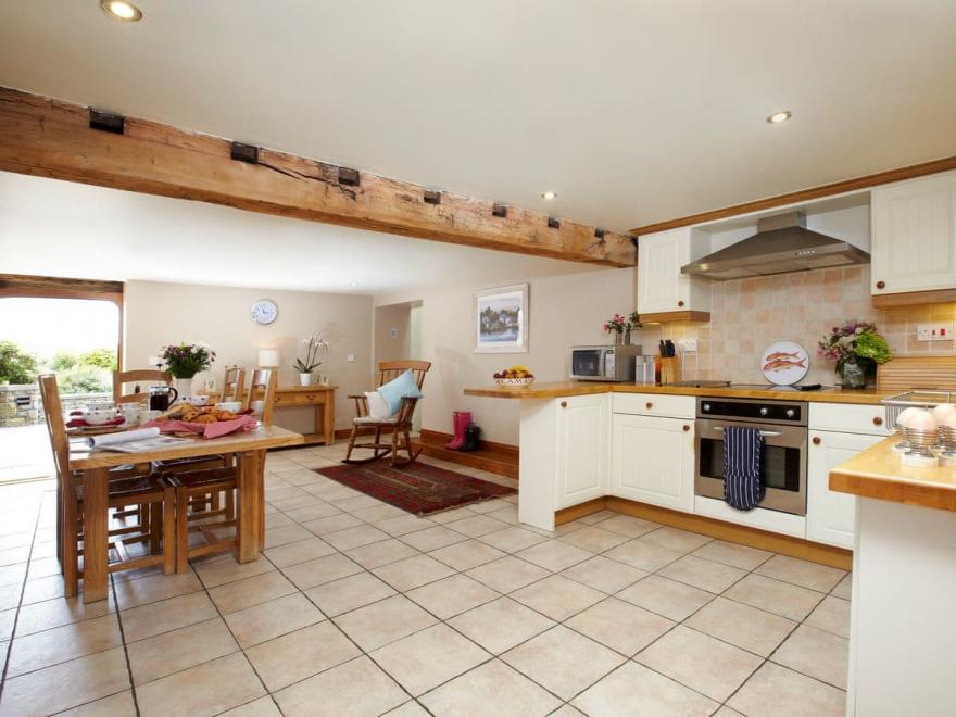 Rowan Cottage - UK4187