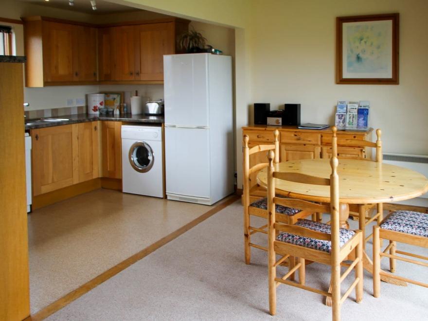 Myrtle Cottage - UK5869