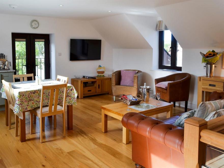 Llofft Storws - UK6692