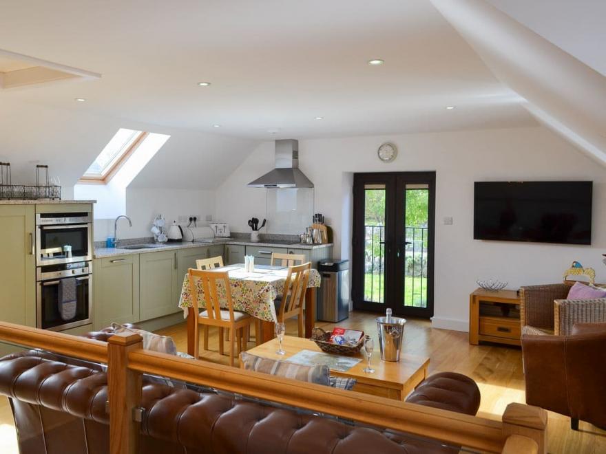 Llofft Storws - UK6692