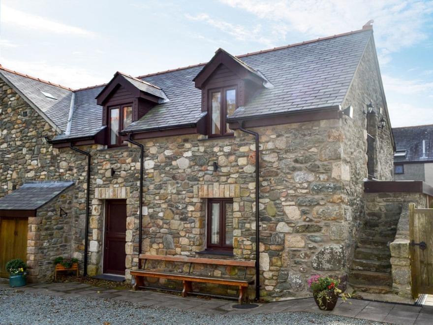 Llofft Storws - UK6692