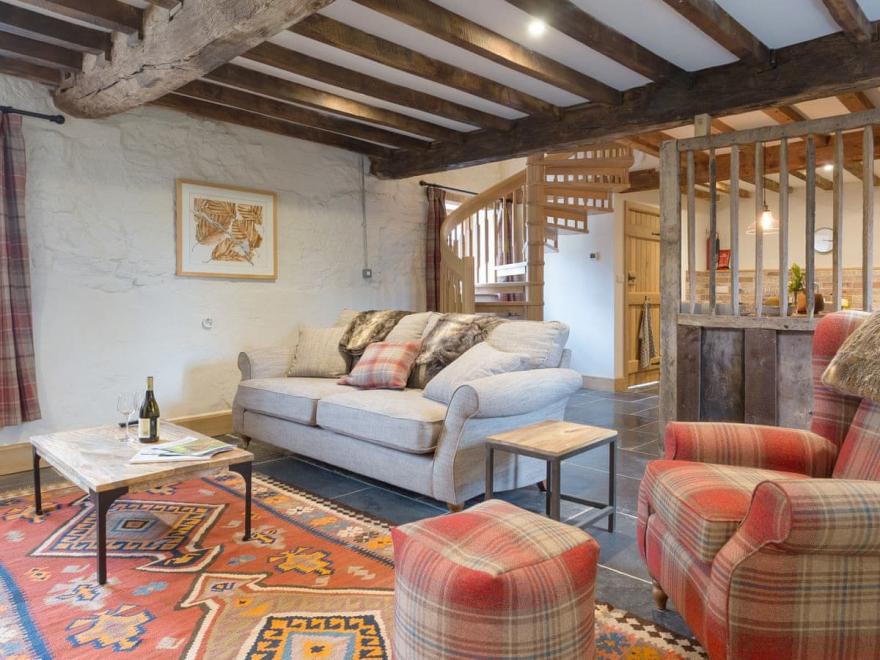 The Linhay - UKC3548