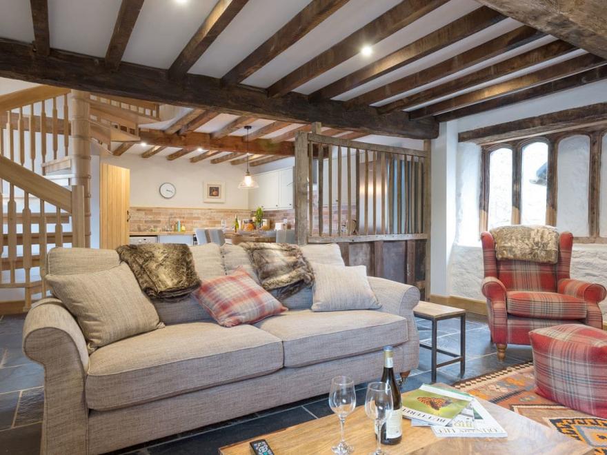 The Linhay - UKC3548