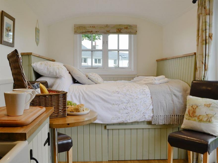 Greengill Farm Shepherds Hut- UKC3632