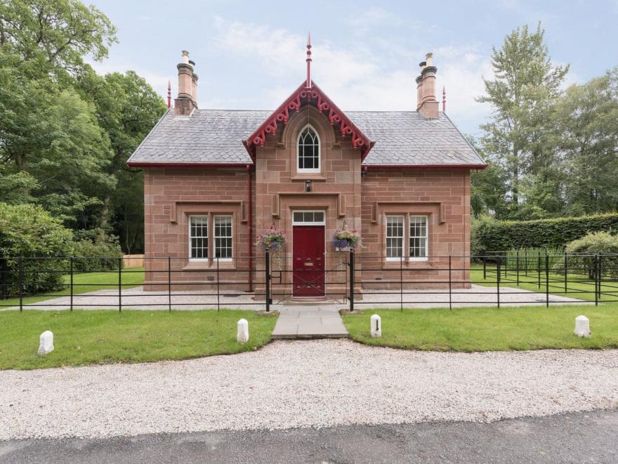 Middle Lodge - UKC3639