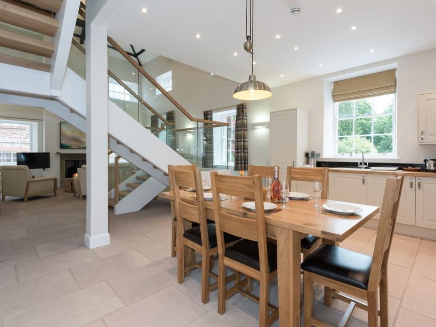 Sir Walter Scott - UKC3640