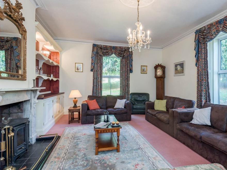 The Manor House - UKC3675