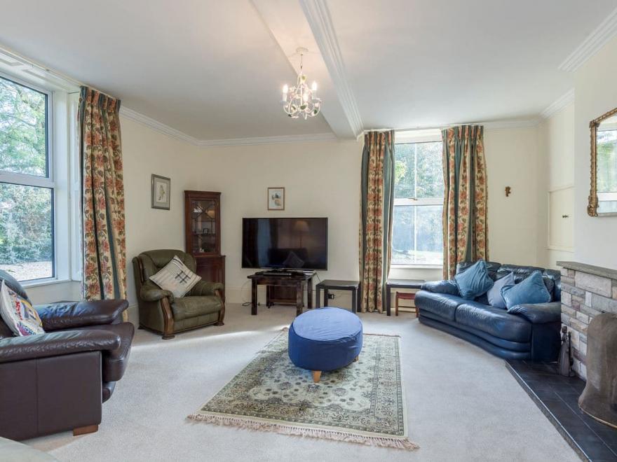 The Manor House - UKC3675