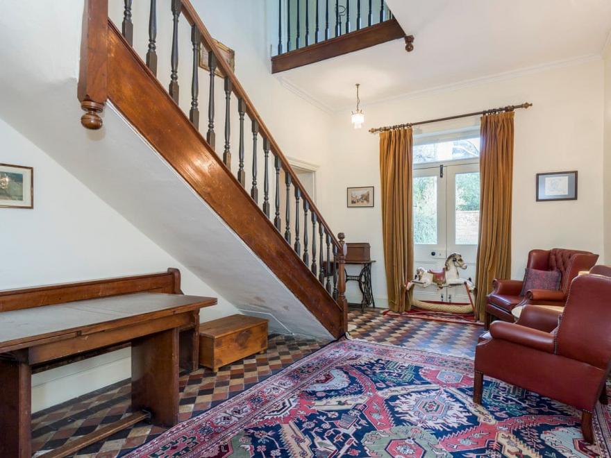 The Manor House - UKC3675