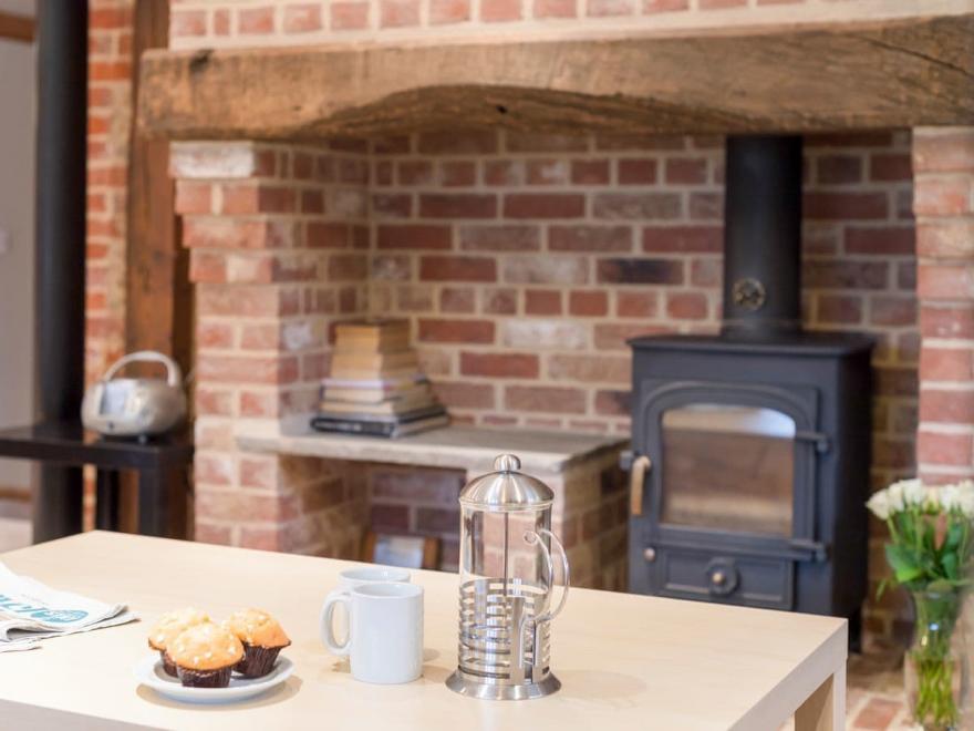 The Straw House - UKC3676