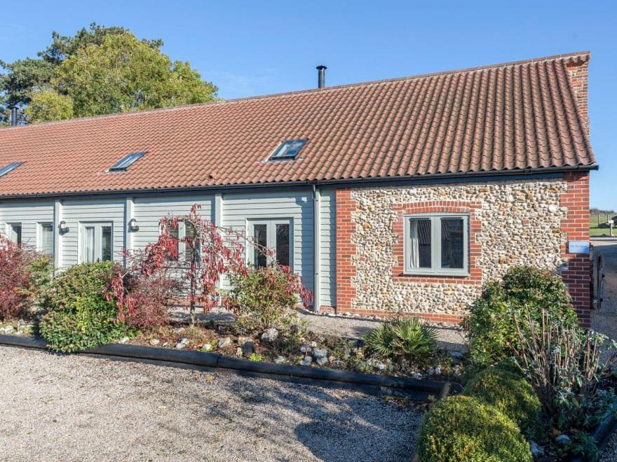 The Hen House - UKC3677