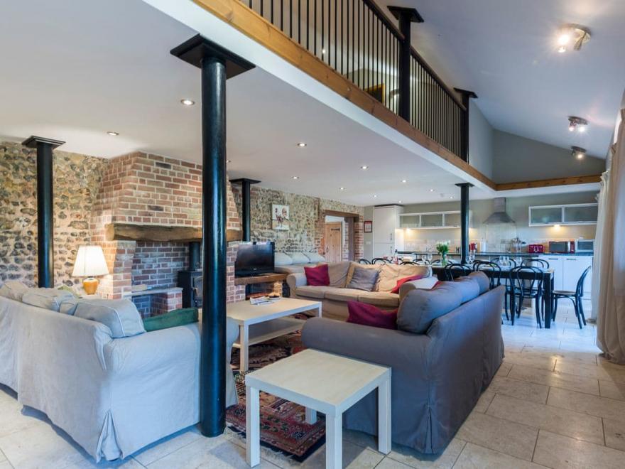 The Hen House - UKC3677