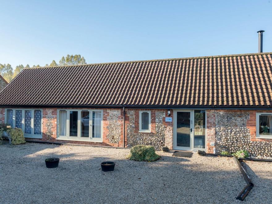 The Piggery - UKC3680