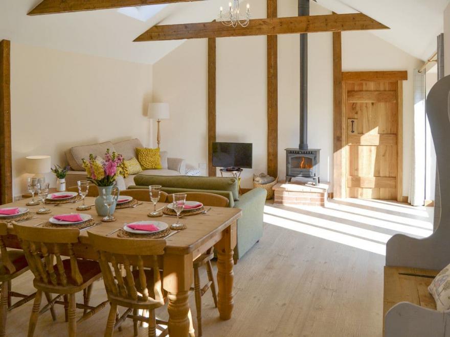 Berts Barn - UKC3714