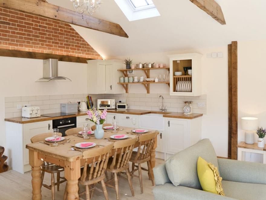 Berts Barn - UKC3714