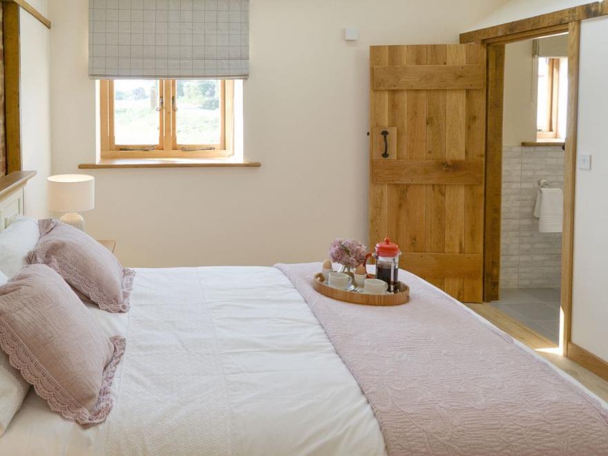 Berts Barn - UKC3714