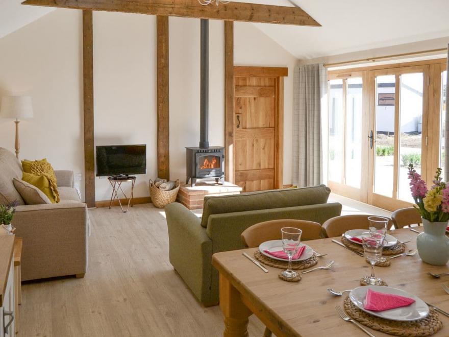 Berts Barn - UKC3714