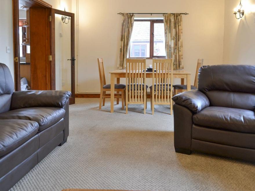 Dairy Cottage - UKC3735