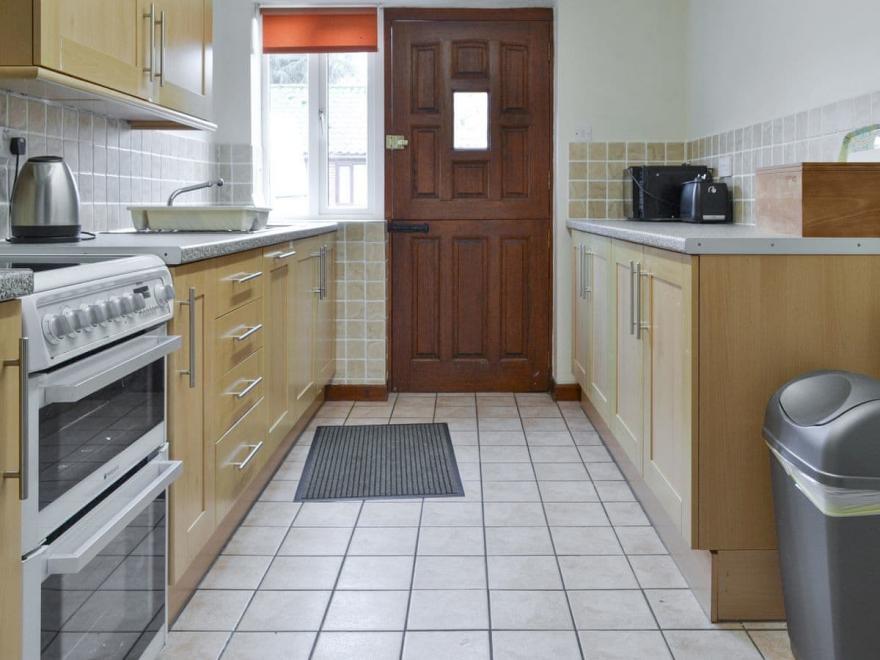 Stable Cottage 6 - UKC3745