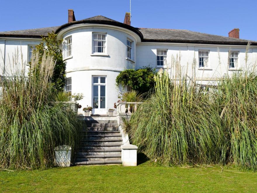 Yealmpton Villa