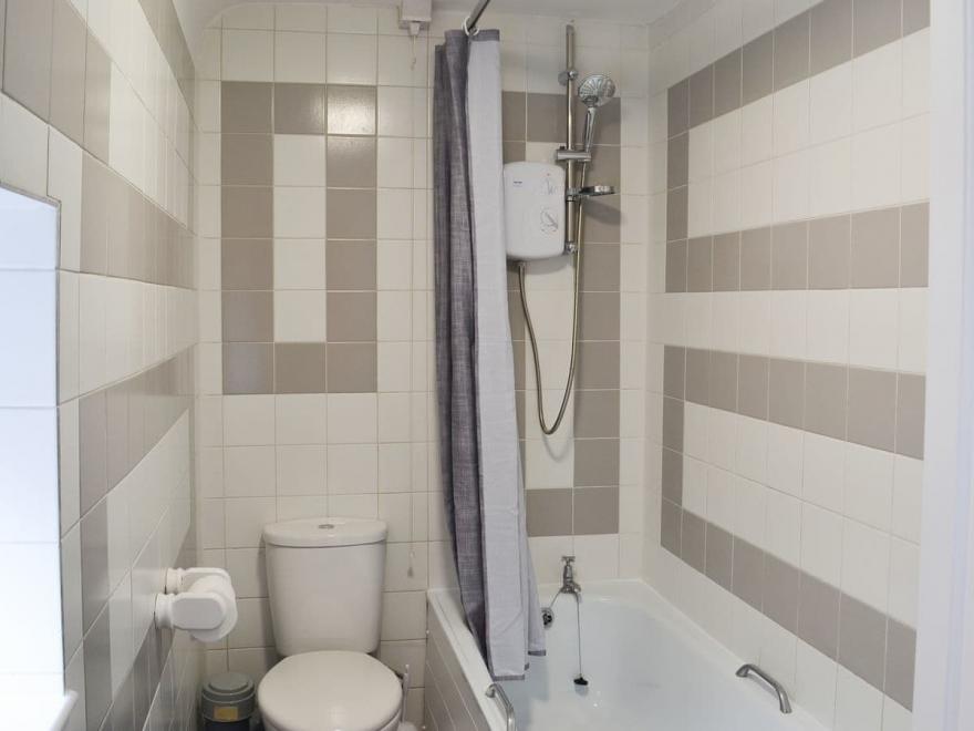 Curates Clouster - UKC3813