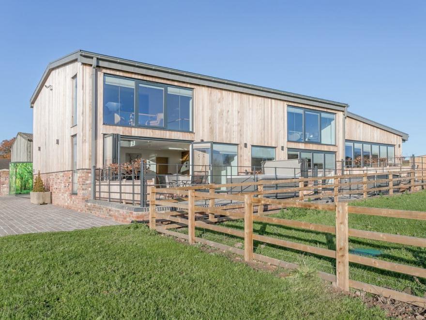 The Lookout - UKC3846