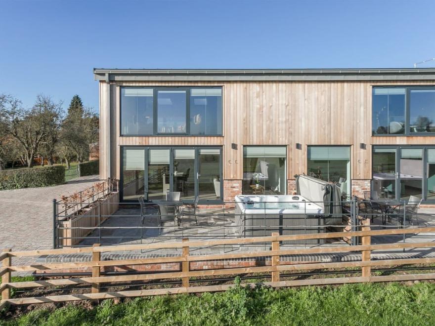 The Lookout - UKC3846