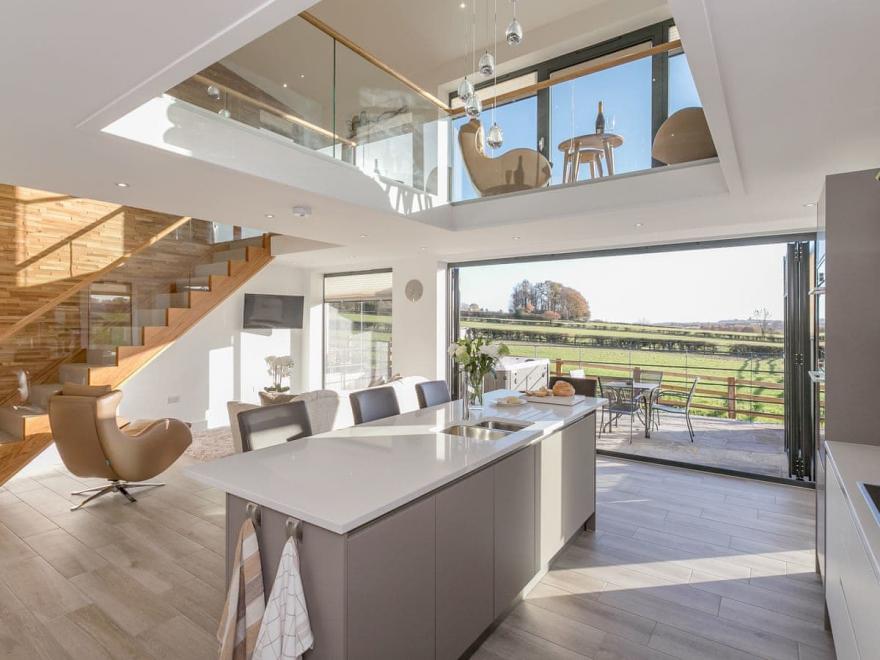 The Lookout - UKC3846