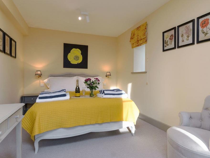 Cedar Cottage - UKC3884