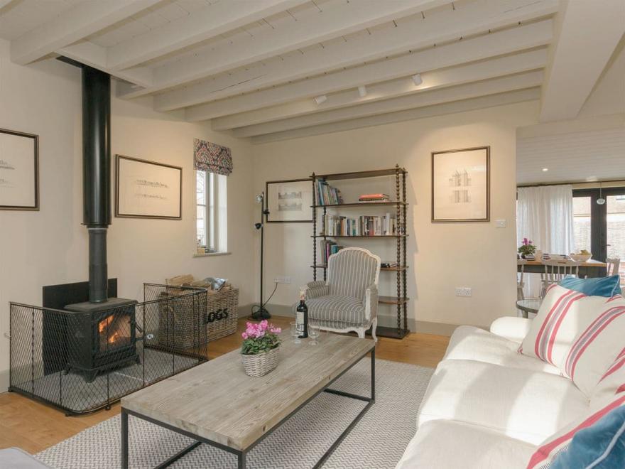 Cedar Cottage - UKC3884