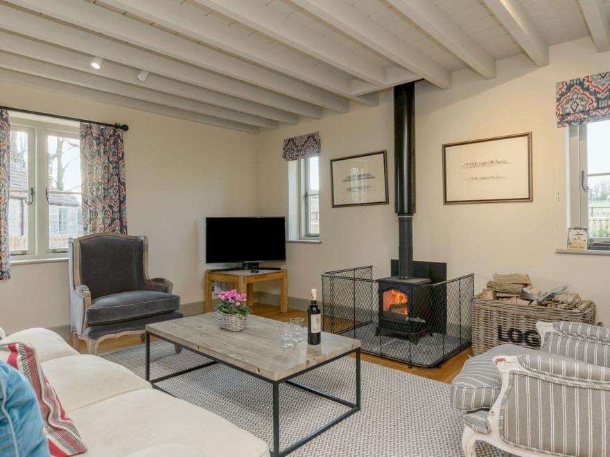 Cedar Cottage - UKC3884